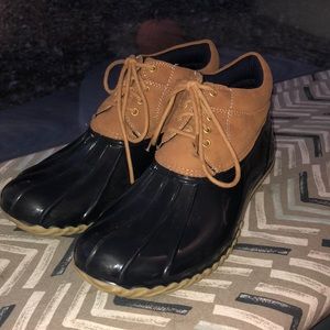 Duck boots
